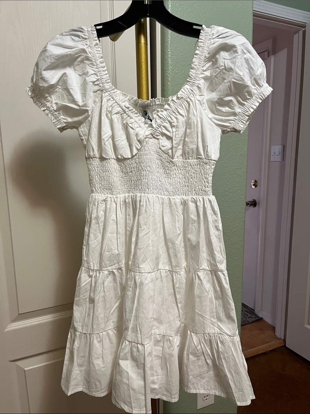 Princess Polly White Puff Sleeve Smocked Tiered Dress NWT size 2